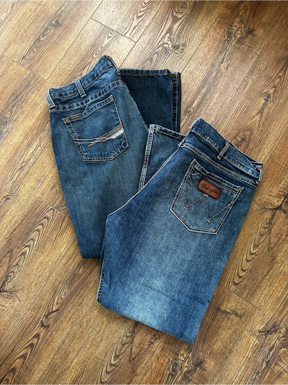 BUNDLE ARIAT and WRANGLER bootcut jeans BOTH sz 40/32